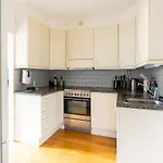Quite Room In Apartement