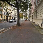 Apartment With Balcony In Erling Skjalgssons