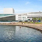 Modern 2Bed Room Sea View Apartment @ Oslo Barcode