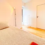 **Modern ***Central ***Rooftop *** You\'Ll Love It