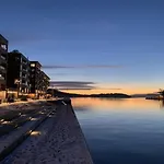 Luxury 2-Bedroom Apartment With Seaview In Oslo City Center