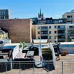 Ultracentral Duplex With Private Rooftop Terrace