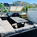 Ultracentral Duplex With Private Rooftop Terrace