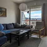 Spacious And Cozy Study Apartment With Balcony