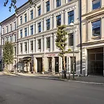 Room In The City Center!!