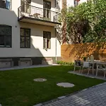 Dinbnb Apartments Gruenerlokka I Penthouse With Private Rooftop I 2-Bedroom With Double Queen Room & 2 Bathrooms