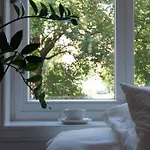 Modern 2Br Apt Near Oslo S - Sleeps 6, New & Cozy