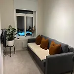 Modern 2Br Apt Near Oslo S - Sleeps 6, New & Cozy