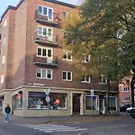 Koselig Hjem Naer Carl Berner