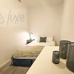 Modern King Bed Fast Wifi Relax