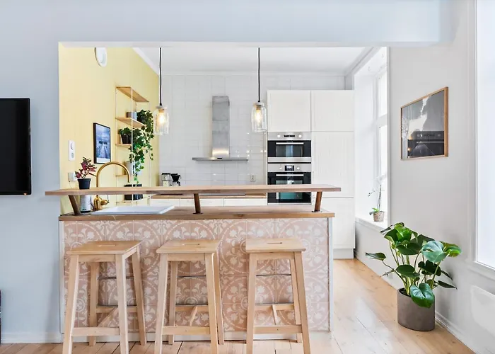 Classic, Unique And Charming - Popular Area