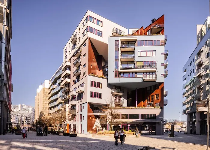 Tjuvholmen / Aker Brygge - Most Expensive Area In Oslo!