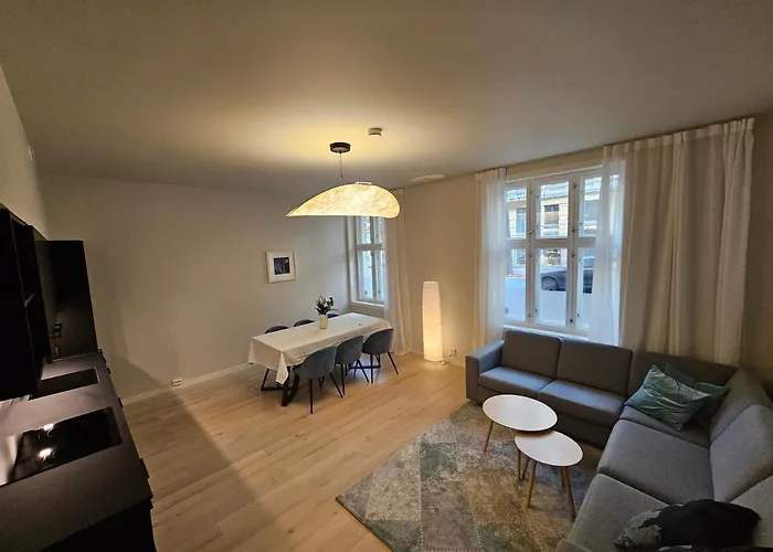 Apartment With Balcony In Erling Skjalgssons