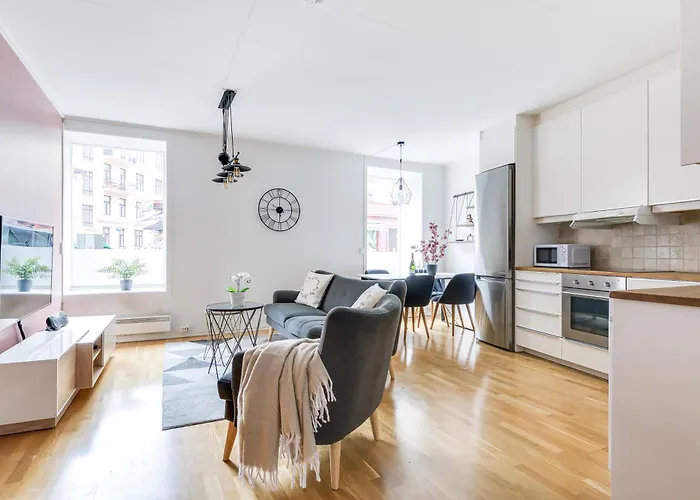 Charming And Cozy - Centrally Located