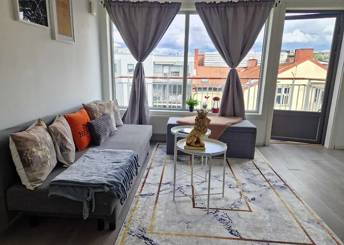 Oslo Central - 3 Bedroom Apartment - Gated Community
