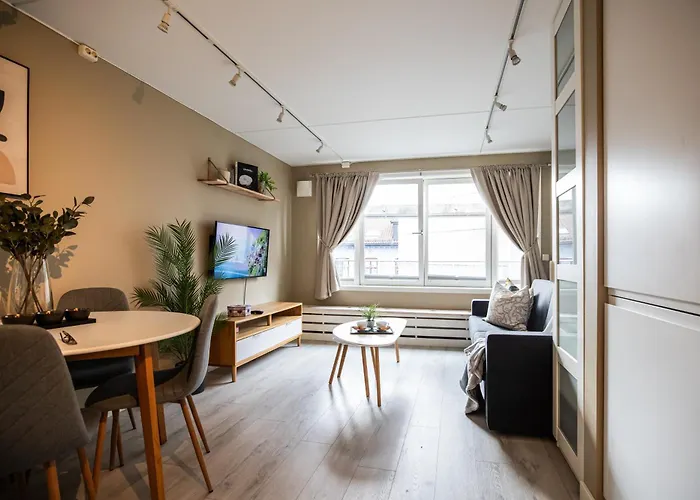 Ultracentral Duplex With Private Rooftop Terrace