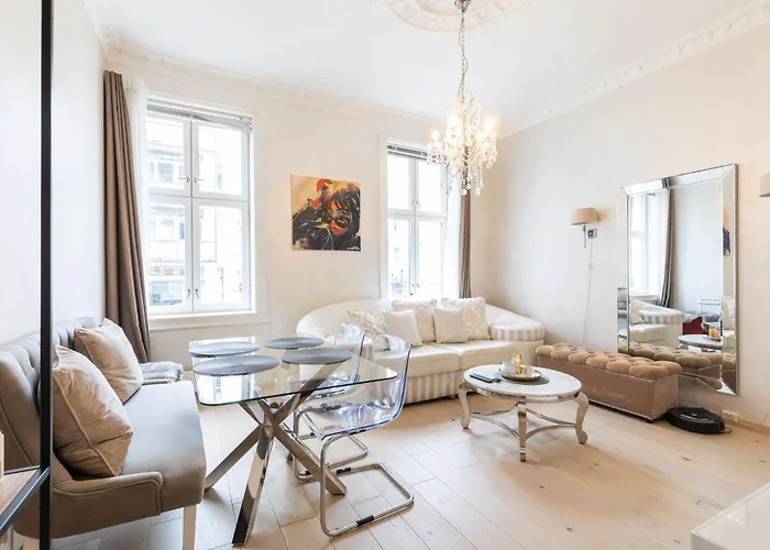 Royal Neighbourhood Elegant Flat In Central Oslo