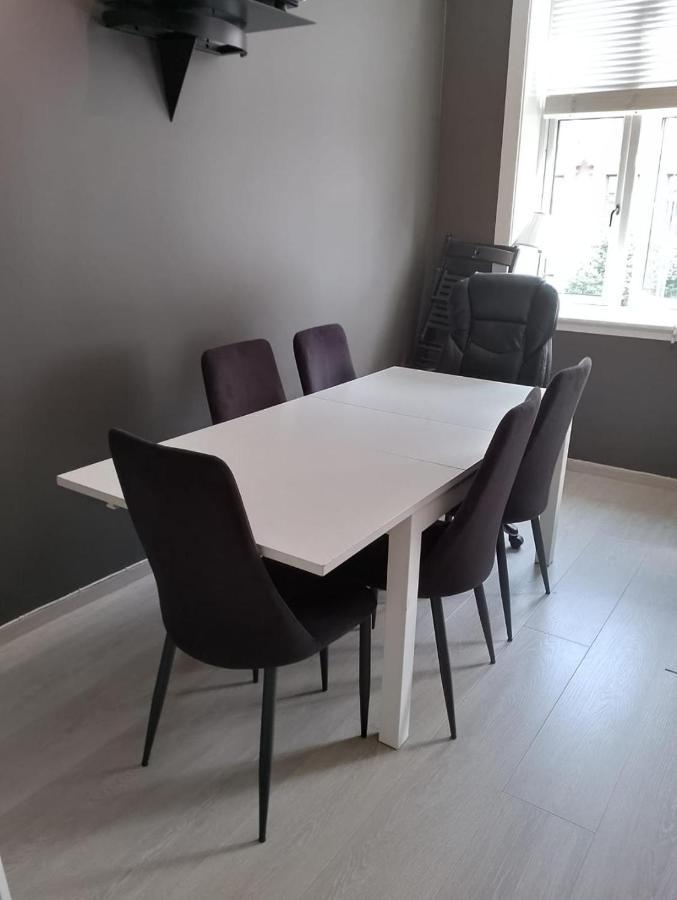 Apartment 4 Bedroom Flat In The Heart Of *