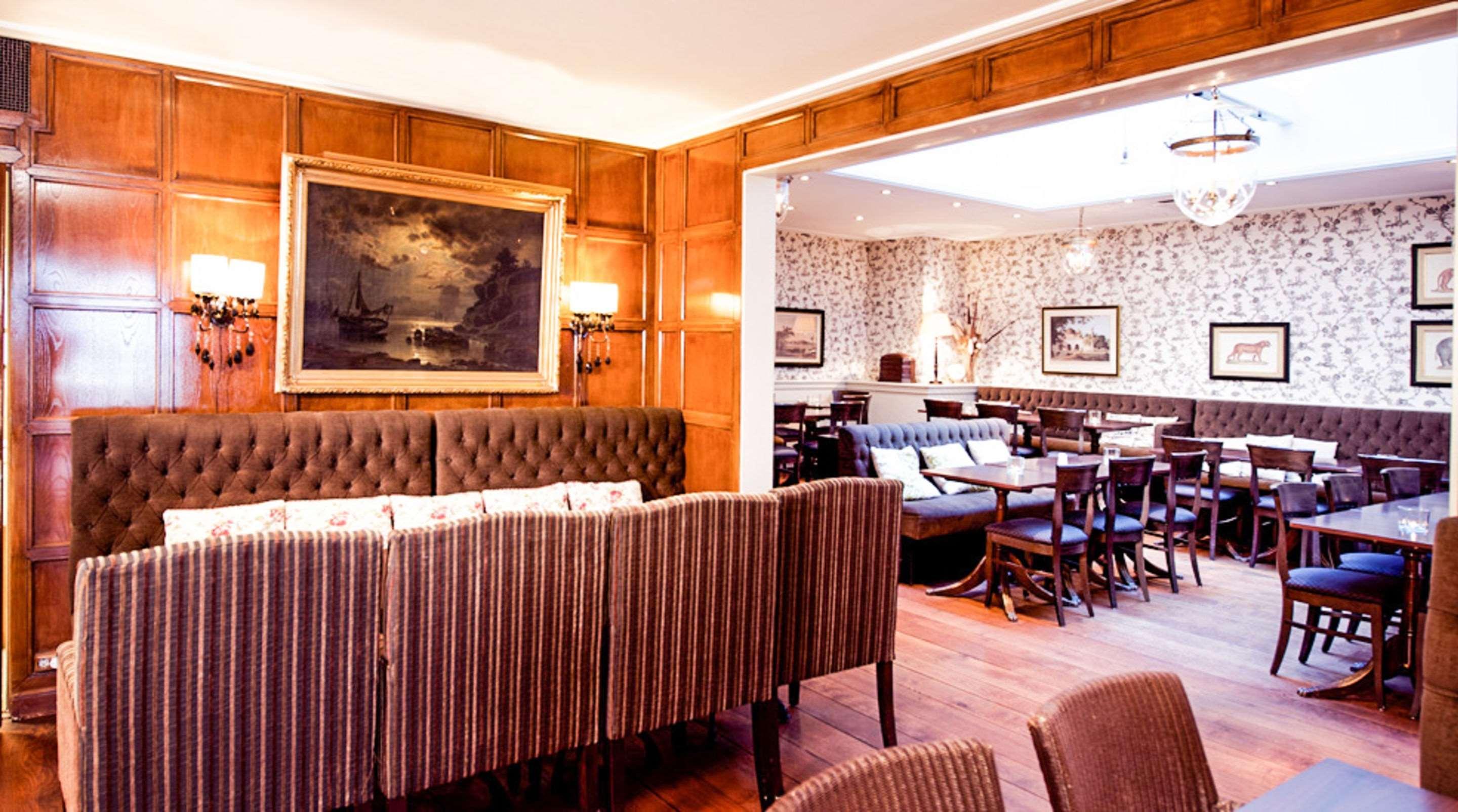 Khách sạn Bastion 4*