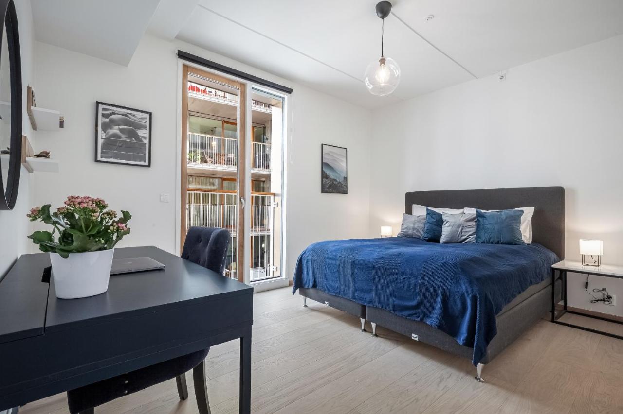 Amazing Luxury On The Waterfront! 73sqm Apartment *