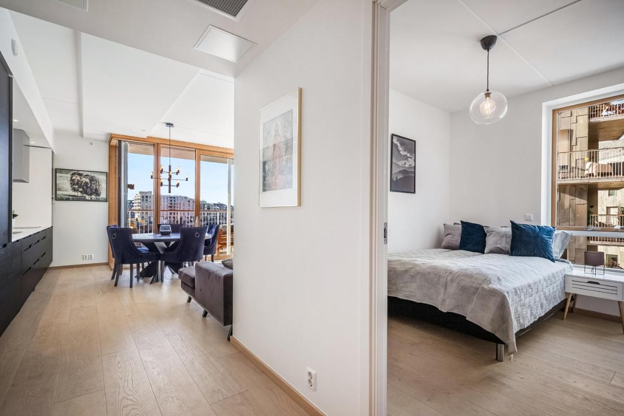 Amazing Luxury On The Waterfront! 73sqm Leilighet *