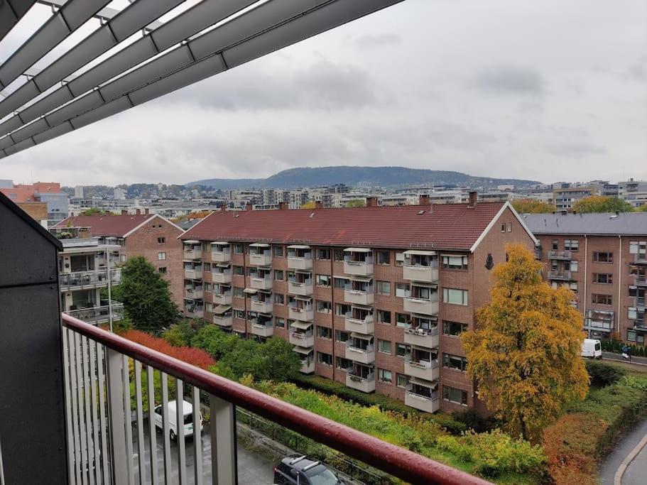 Apartment Spacious And Cozy Study With Balcony
