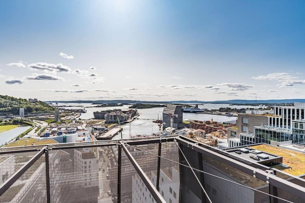 Apartment Spacious Modern 2br At Barcode