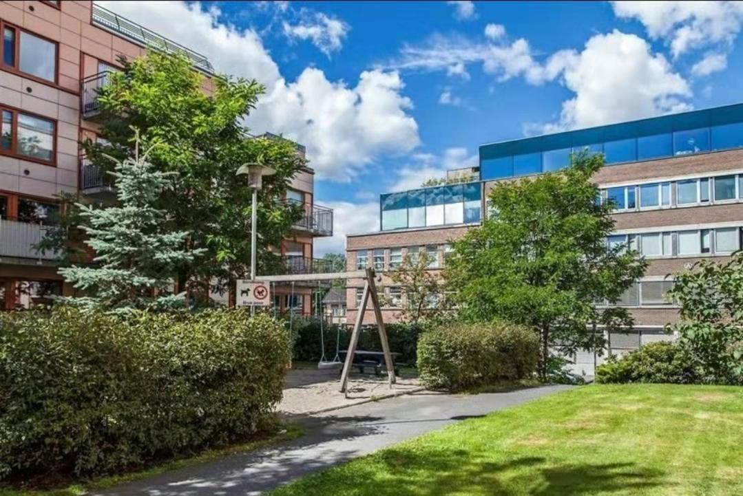 Spacious Private With Private Kitchen & Shared Bathroom * Oslo