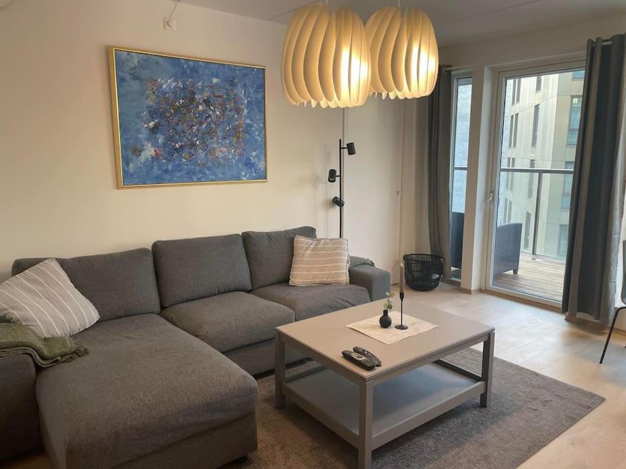 Nydalen/storo- Ved T-banestasjon * Oslo