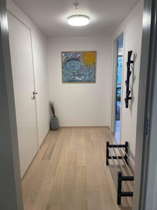 Nydalen/storo- Ved T-banestasjon * Oslo