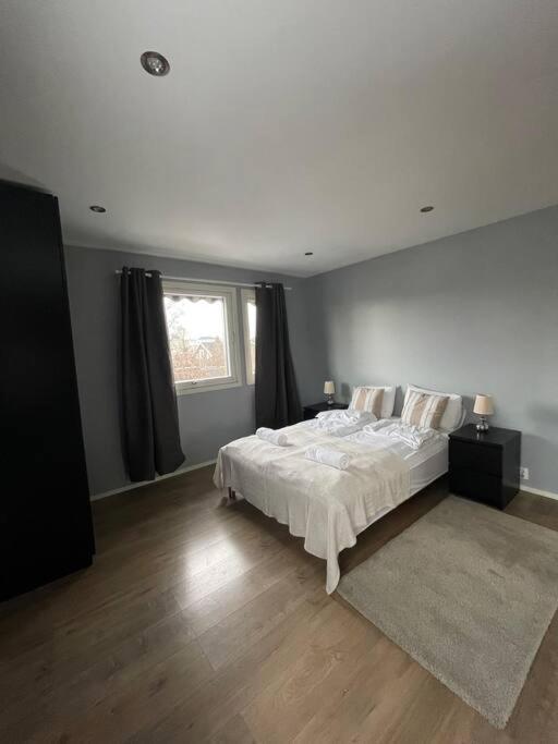 Platinum House - Centrally Located With Facilities
