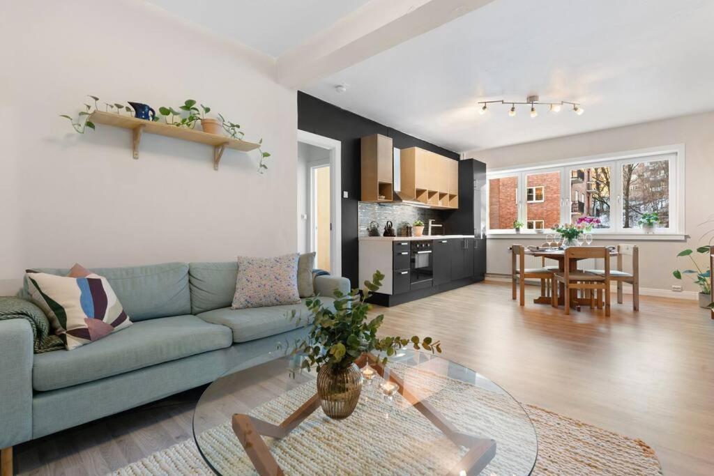 Demims -- Cozy, & Stylish Apartment