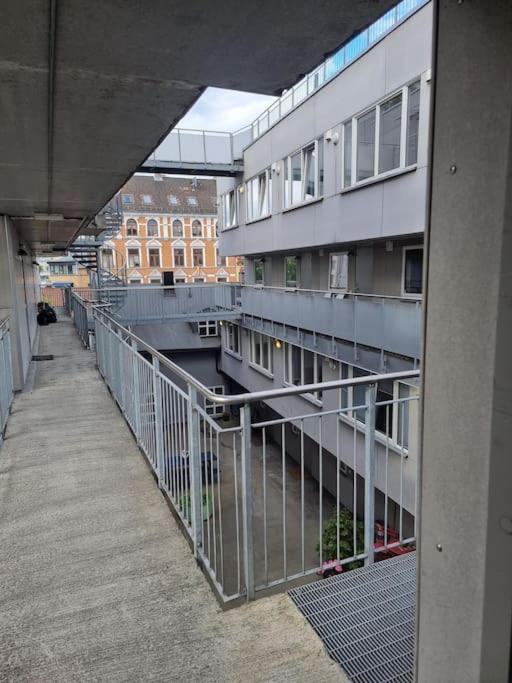 Live On The Roof Of City Center Apartment
