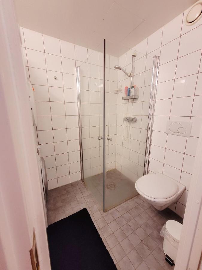 Spacious Private With Private Kitchen & Shared Bathroom * Oslo