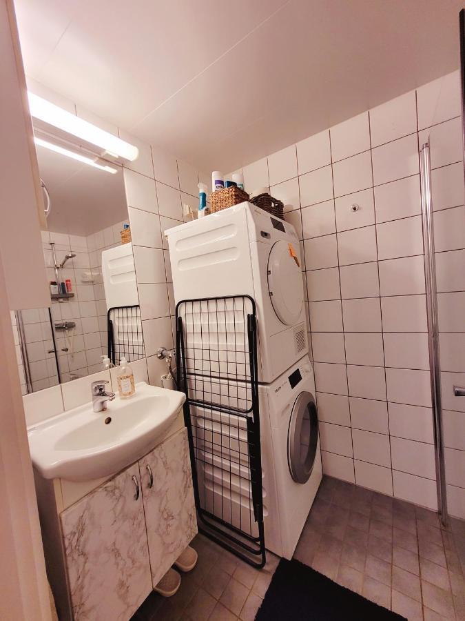 Spacious Private With Private Kitchen & Shared Bathroom *