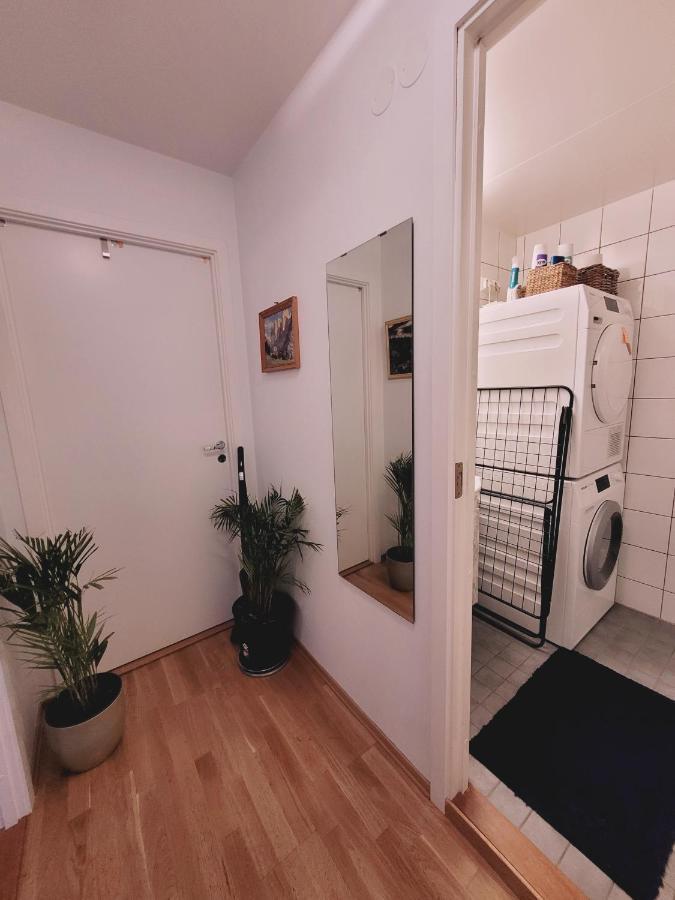 Privat overnatting Spacious Private With Private Kitchen & Shared Bathroom Oslo