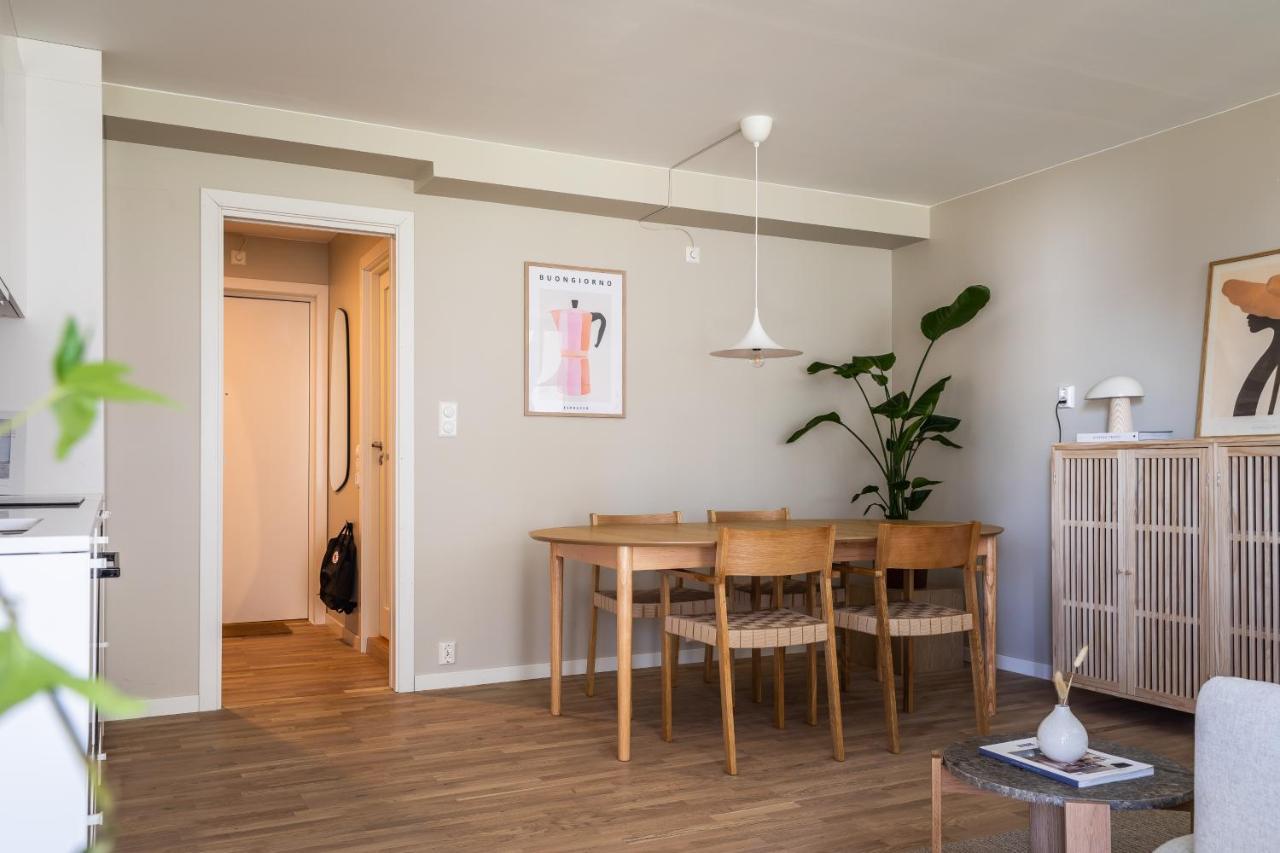 Scandinavian Apartment: Modern Two-bedroom With Terrace Near Storo Storsenter