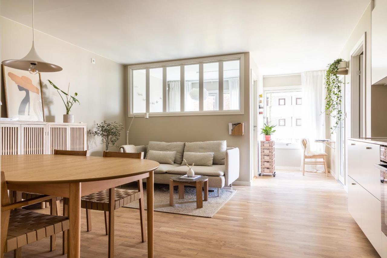 Scandinavian Apartment: Modern Two-bedroom With Terrace Near Storo Storsenter Apartment Oslo
