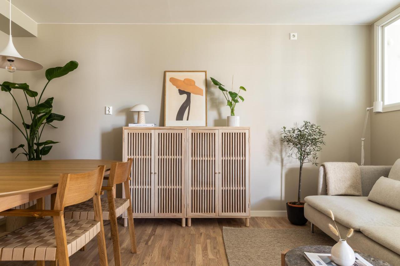 Scandinavian Apartment: Modern Two-bedroom With Terrace Near Storo Storsenter