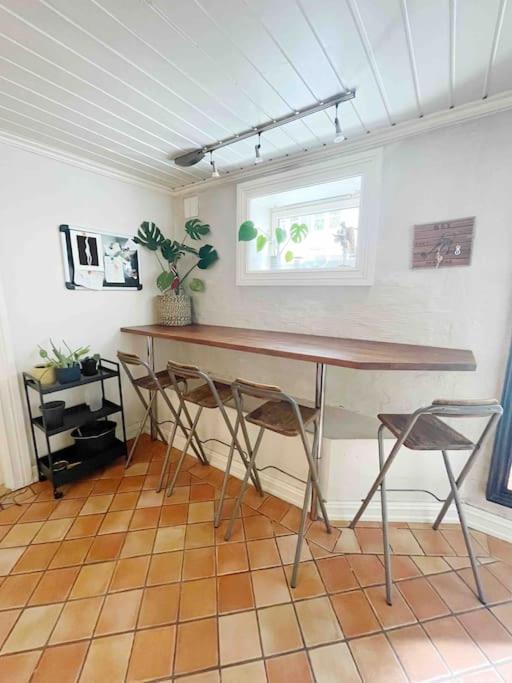 Apartment Your Ultimate Group Getaway - Central In Vibrant Bislett Oslo