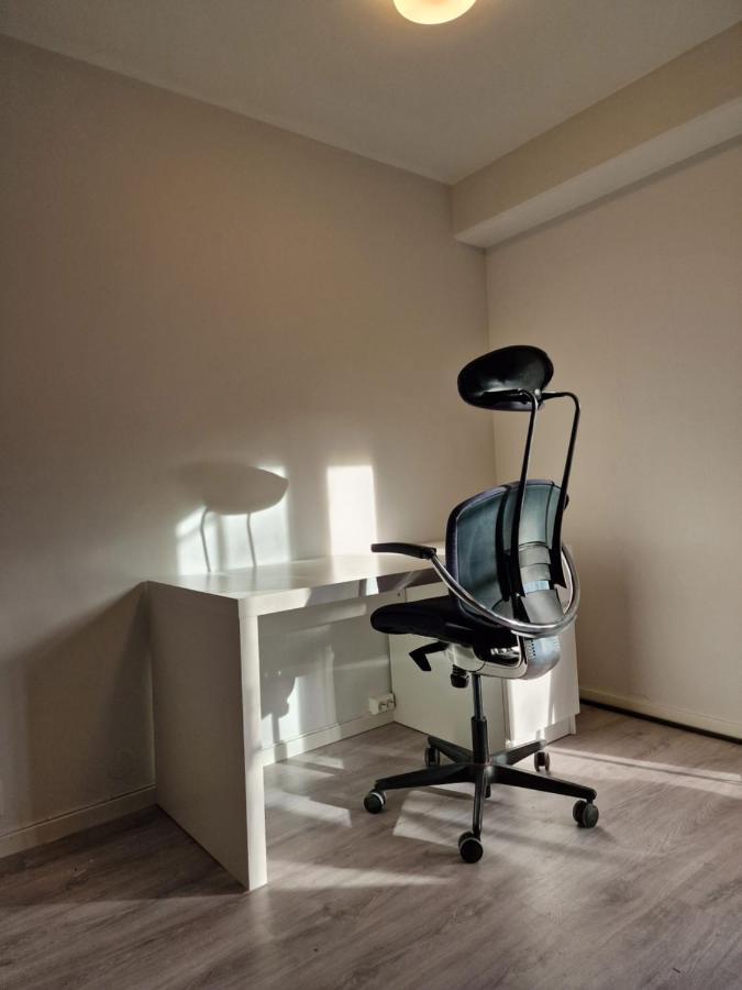 Modern And Apartment, 6 Mins To *