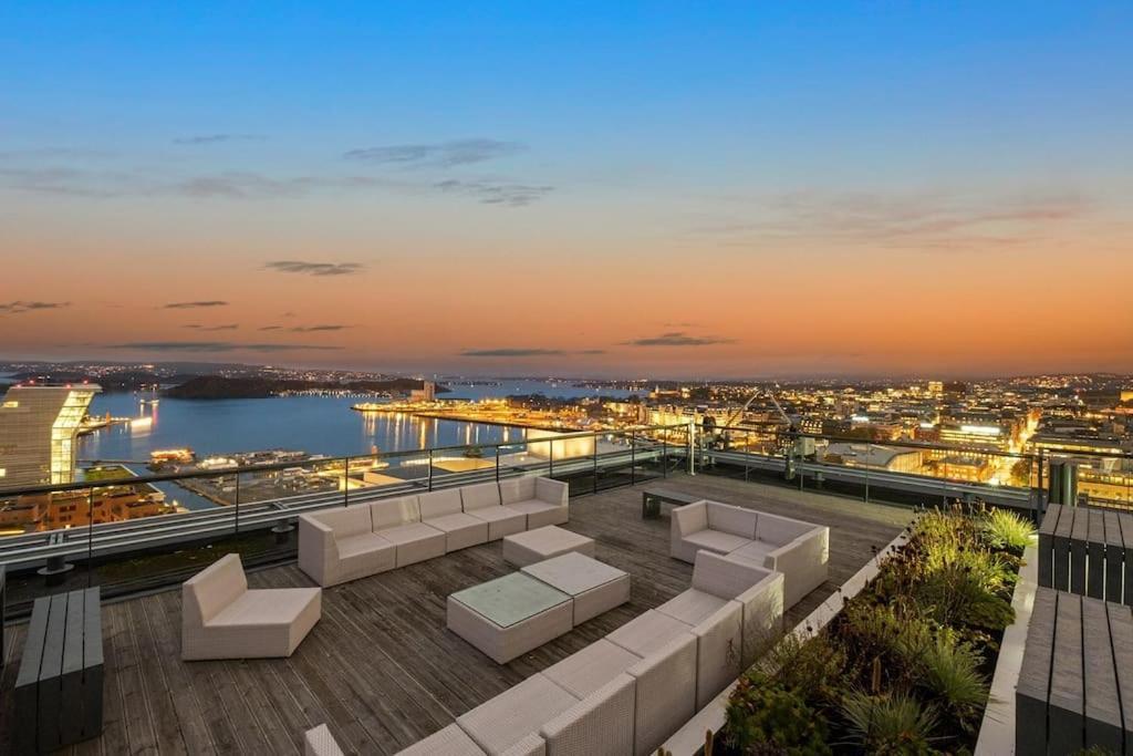 Căn hộ Modern 2bed Sea View @ Barcode *