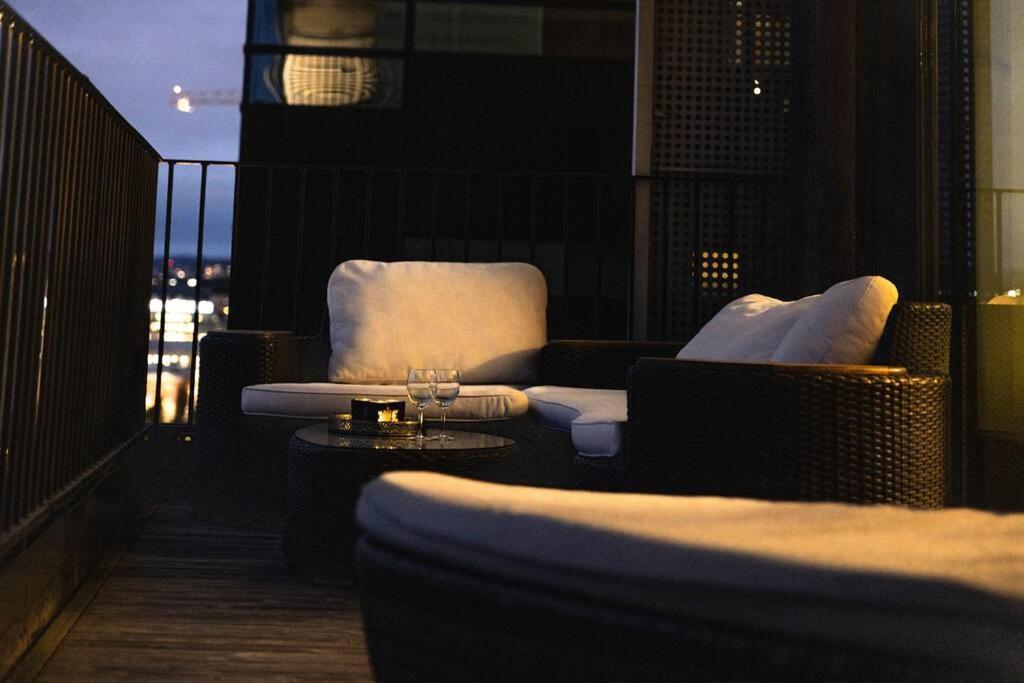 Modern 3bed Sea View @ Barcode