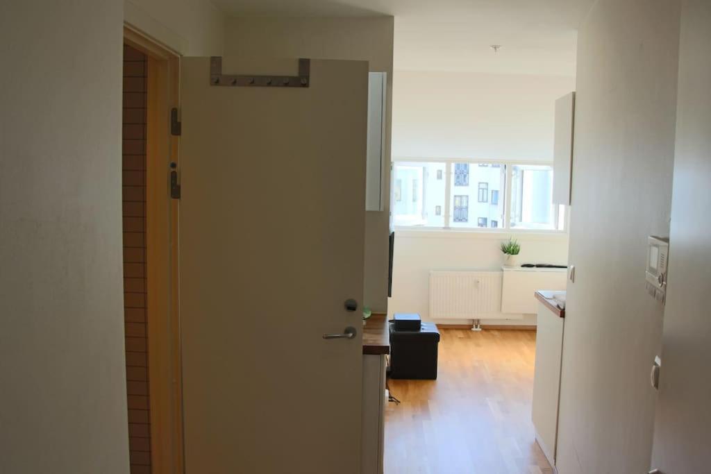 Small, Quiet And I Apartment *