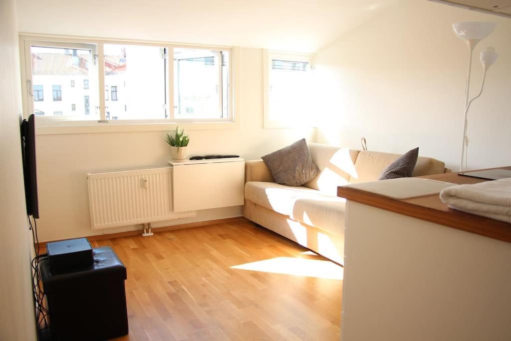 Apartment Small, Quiet And I