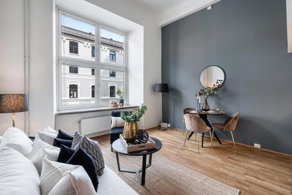 Prime Location: Spacious & * Oslo