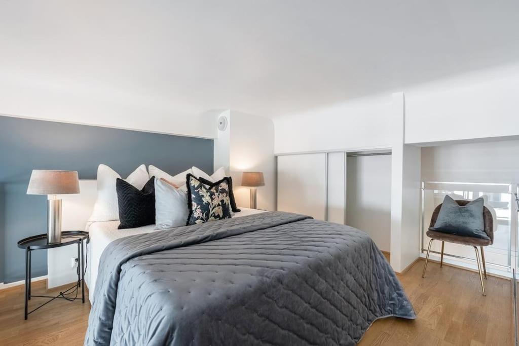 Prime Location: Spacious & Apartment *