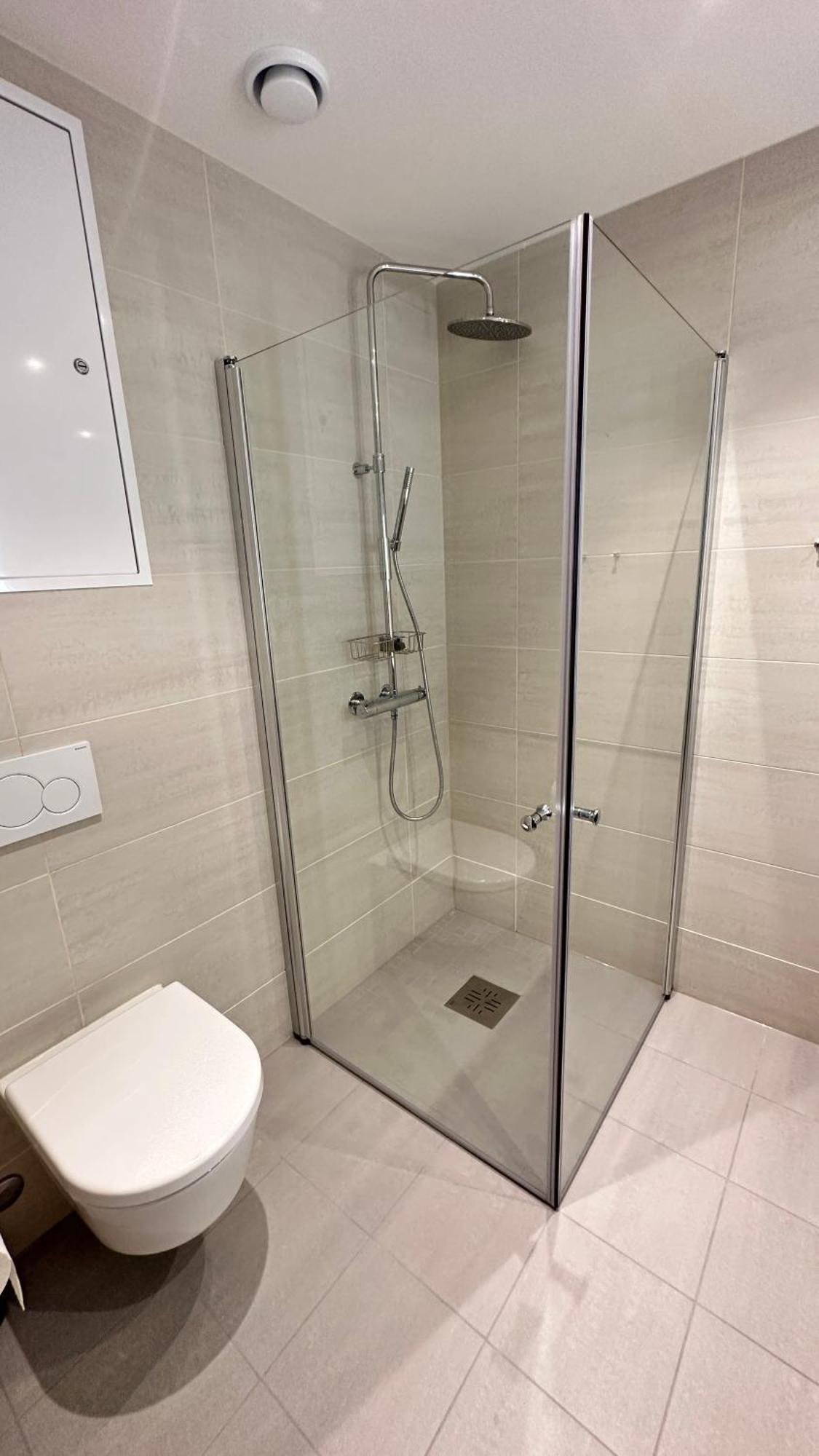 Brand New And Modern In Center Apartment