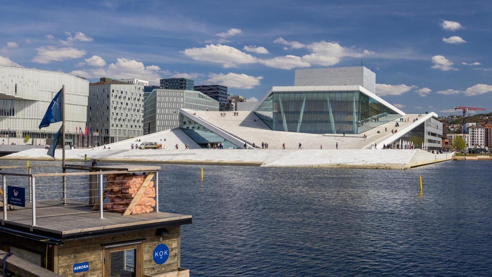 Modern 3bed Sea View @ Barcode * Oslo