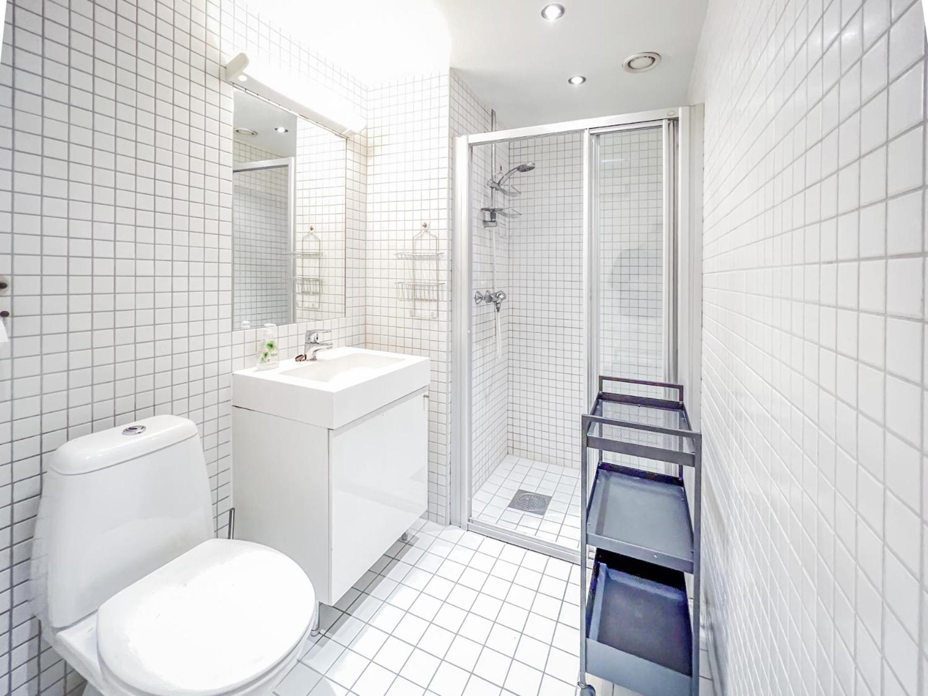 **modern ***central ***rooftop *** You'll Love It